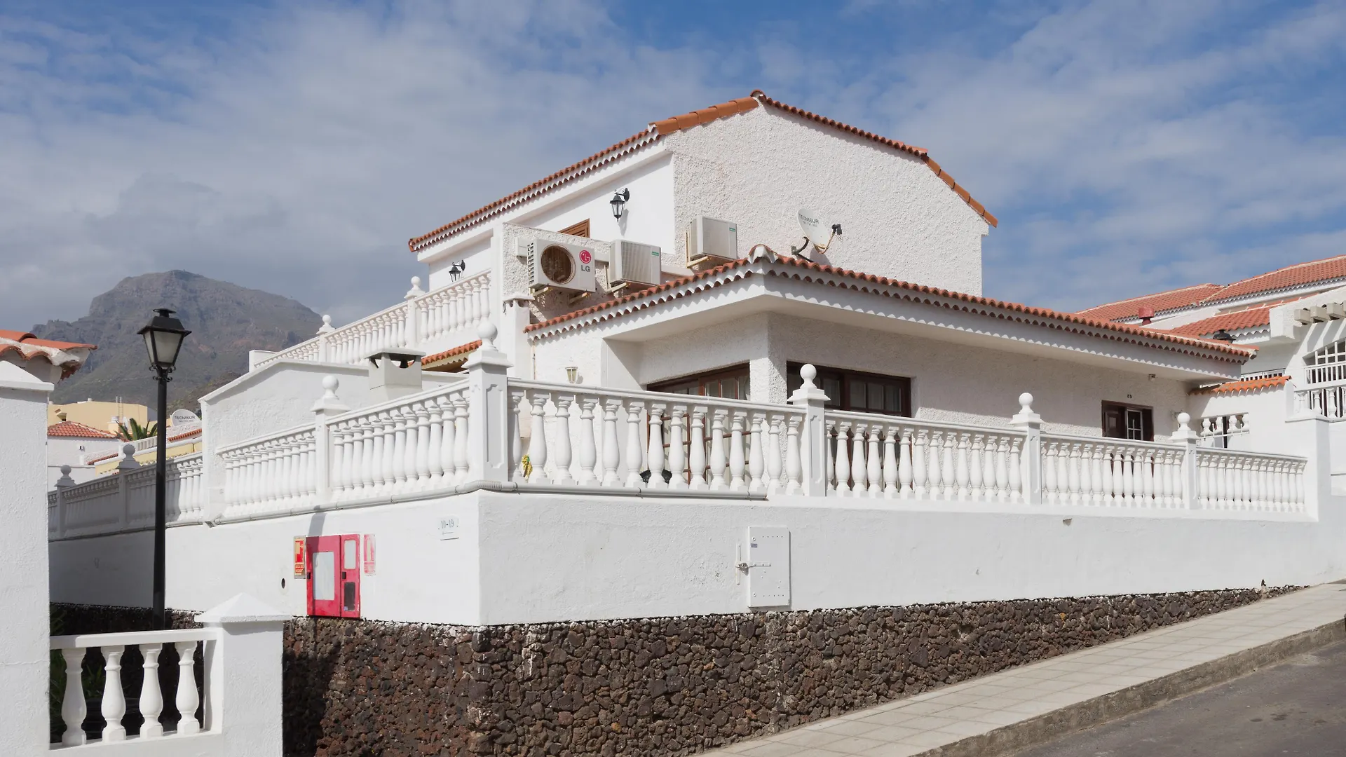 Apartamentos Tinerfe Garden Costa Adeje  2*, Costa Adeje (Tenerife)